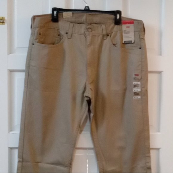 Signature by Levi Strauss Other - NWT Levi Strauss Relaxed Fit Men's Khaki Color Jeans Style 559 Size 38-32